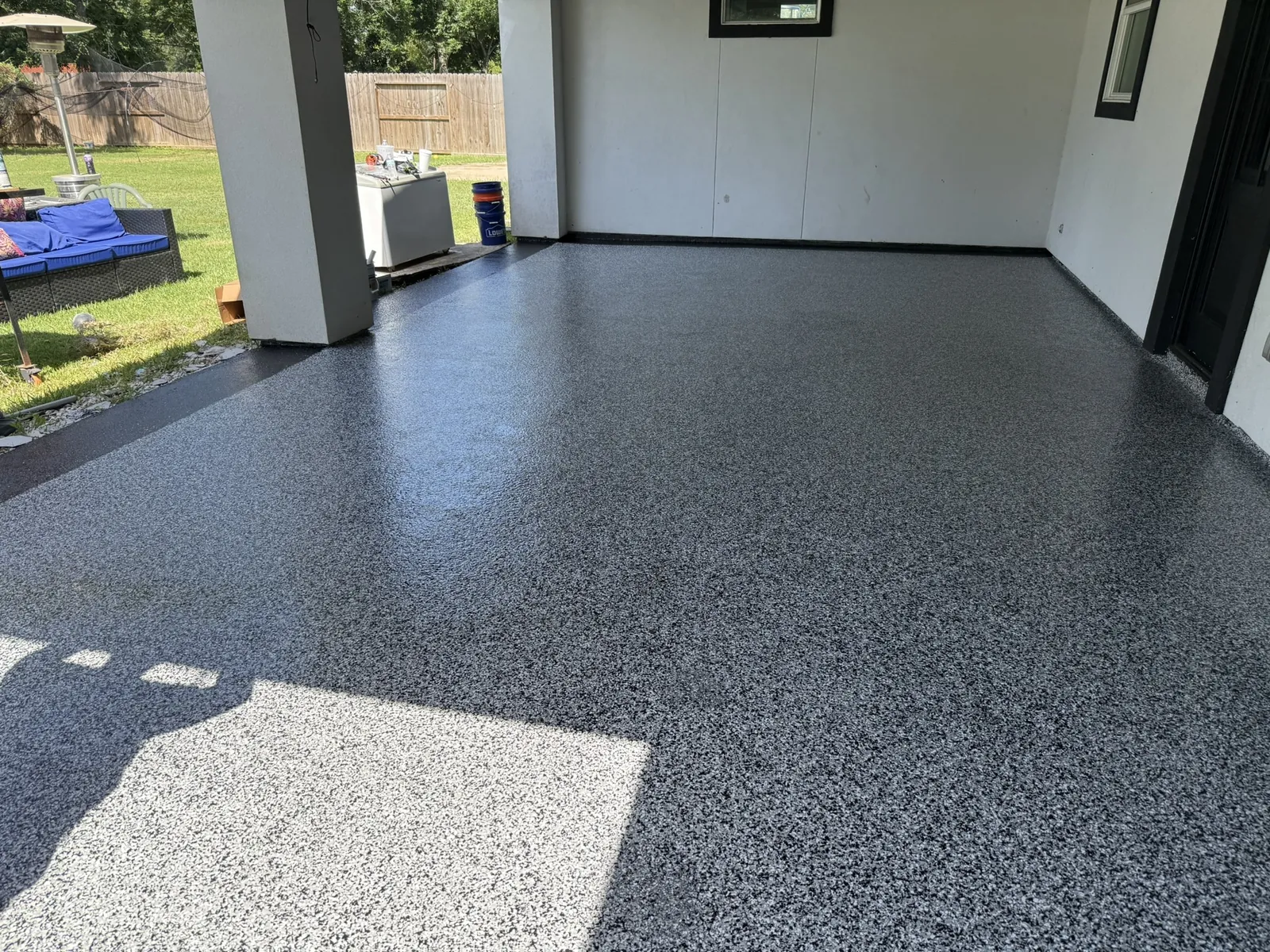 Covered patio, grey flake