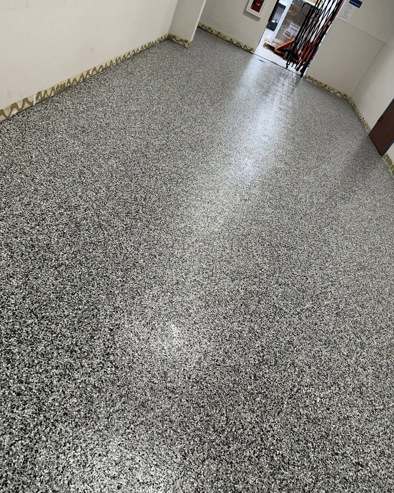 Shop floor floor, Grey flake, sealed